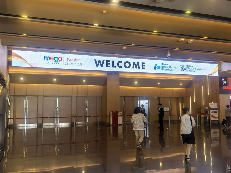 QINGDAO RGS brilla al Mega Show tailandese 2025 con borse luminose e prodotti per l'imballaggio